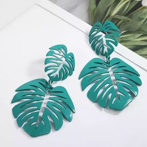 🐷 Large Monstera Leaf Earrings